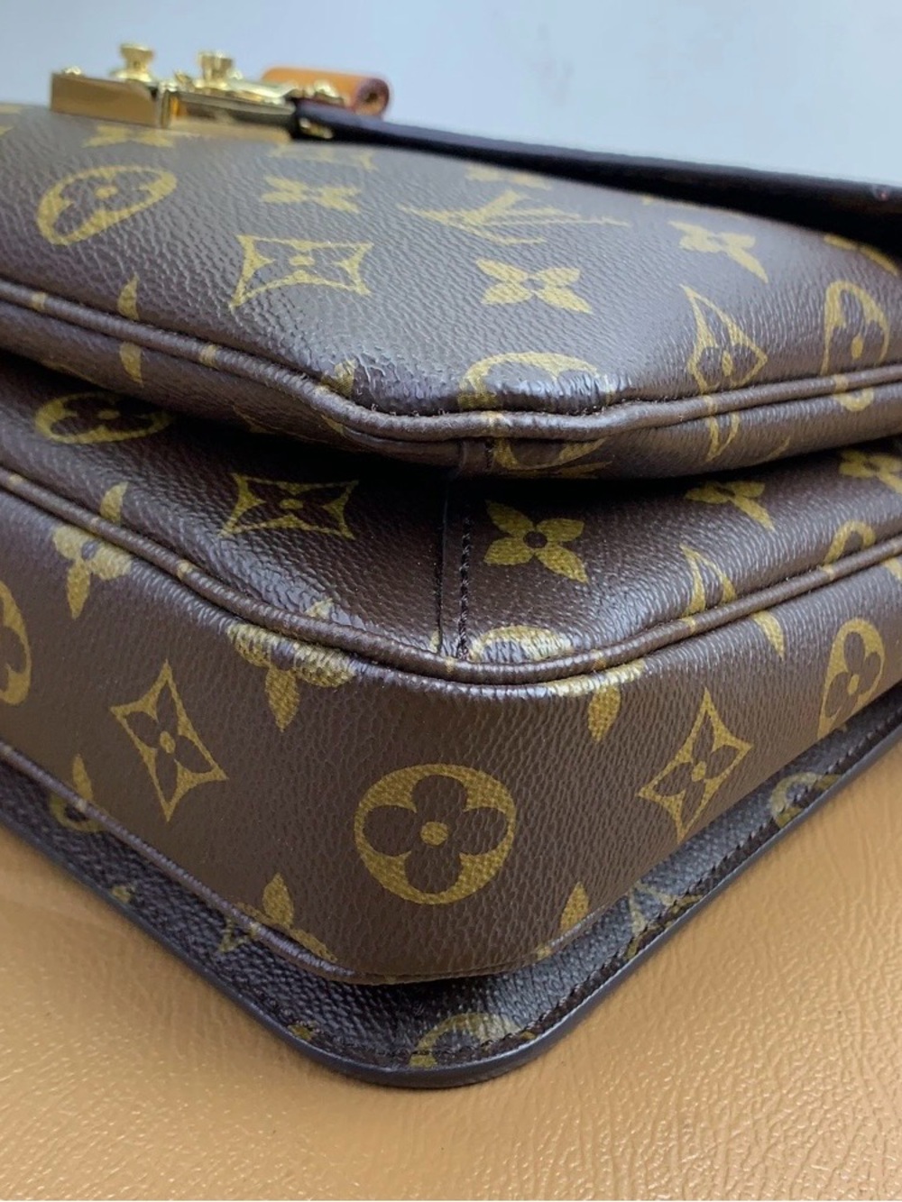 Authentic Louis Vuitton Pochette Métis in Classic Monogram Canvas DR4186 - Picture 6 of 16
